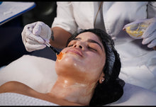 Load image into Gallery viewer, L'vega Red Carpet Facial